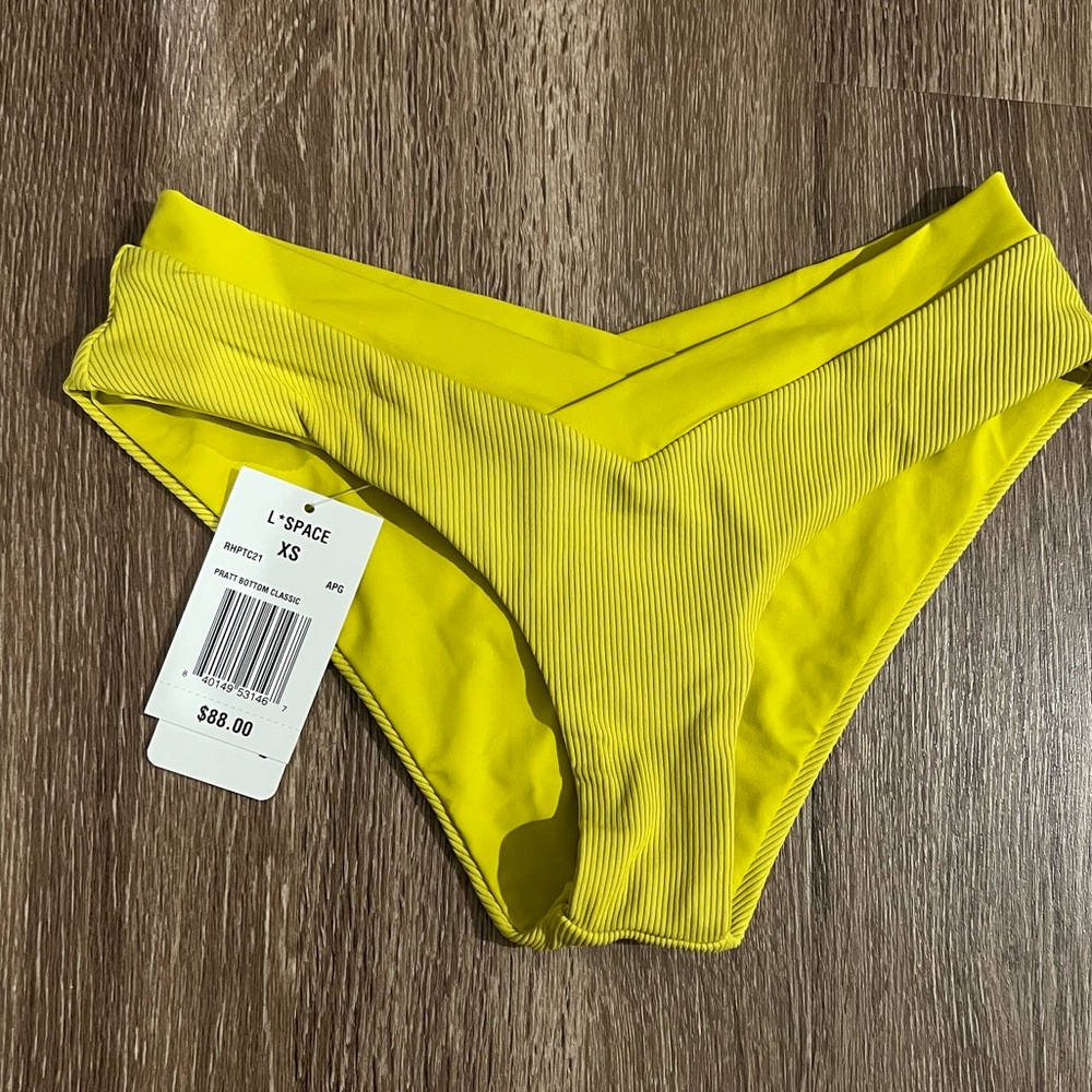 NEW L*SPACE Apple Green Bikini Set - Picture 4 of 10